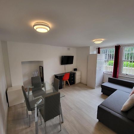 Cosy Apartment By Clapham South Underground! Londen Buitenkant foto