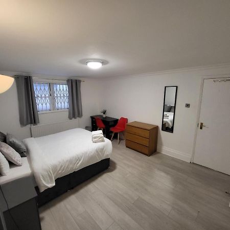 Cosy Apartment By Clapham South Underground! Londen Buitenkant foto