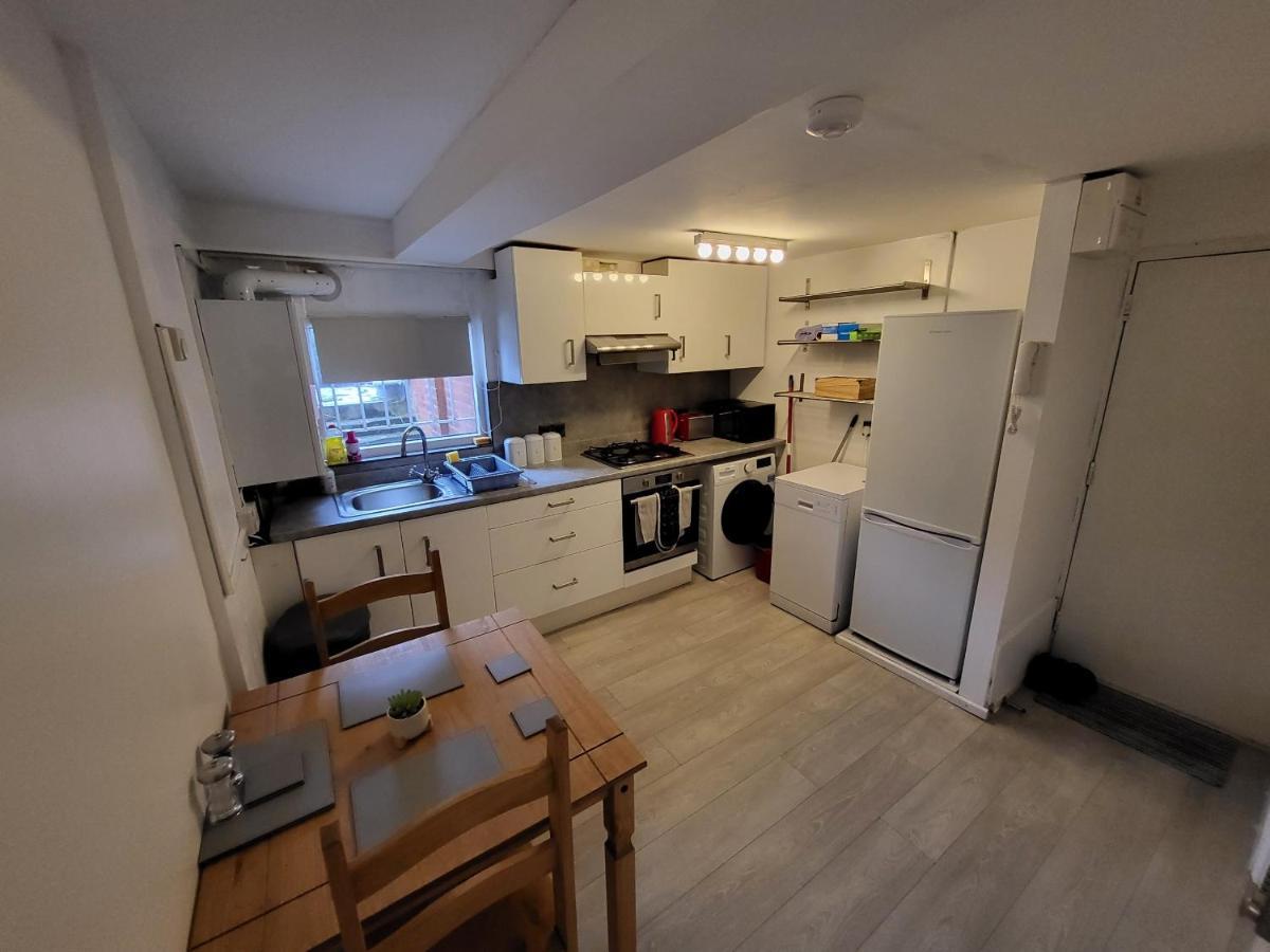 Cosy Apartment By Clapham South Underground! Londen Buitenkant foto