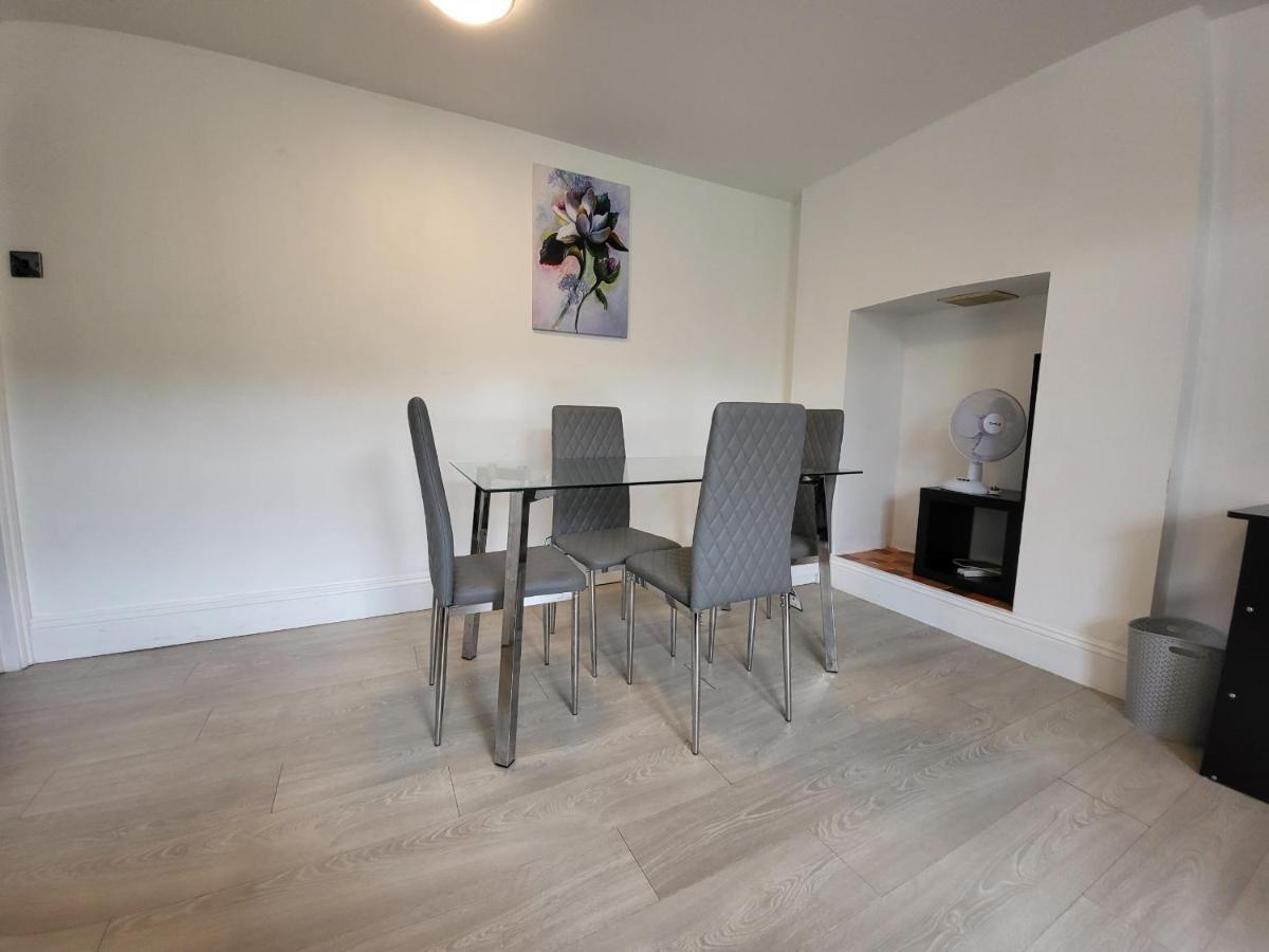 Cosy Apartment By Clapham South Underground! Londen Buitenkant foto