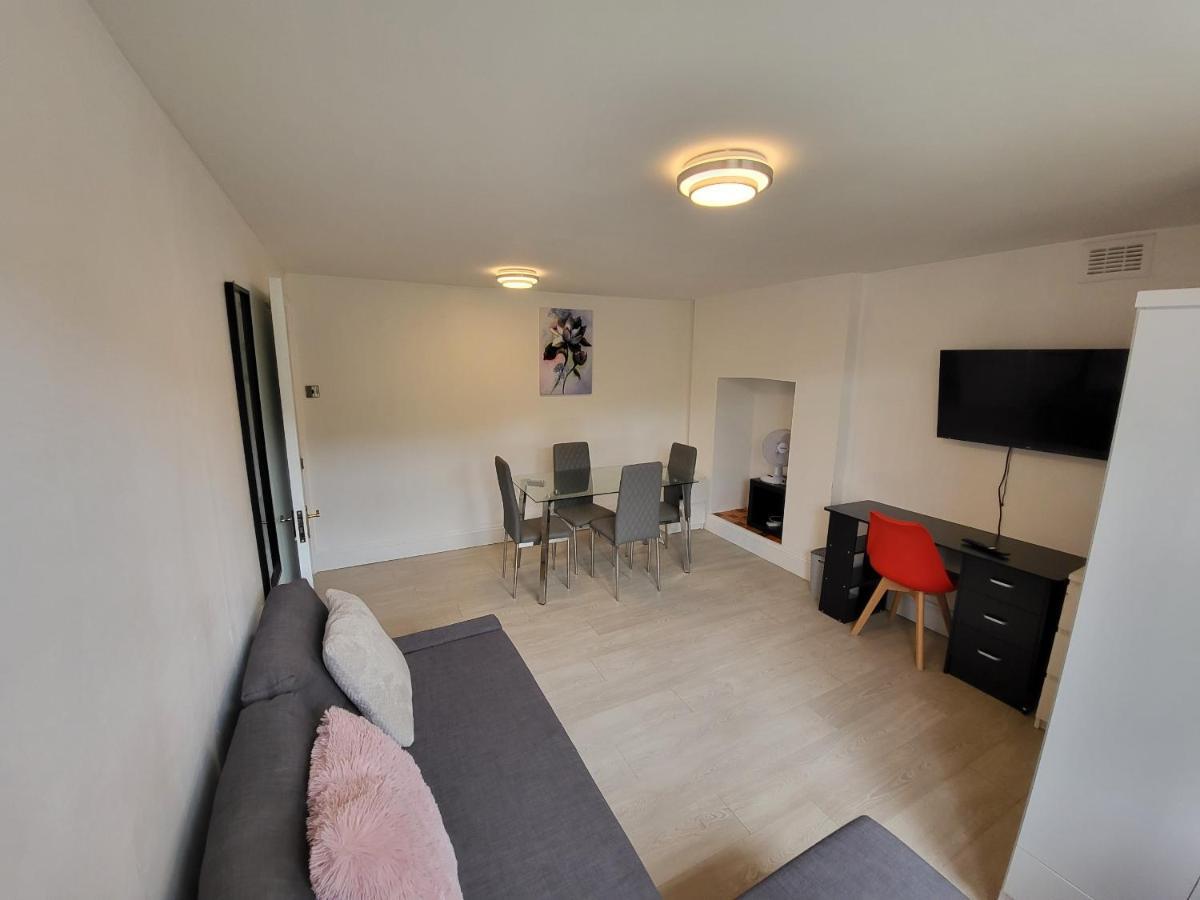 Cosy Apartment By Clapham South Underground! Londen Buitenkant foto
