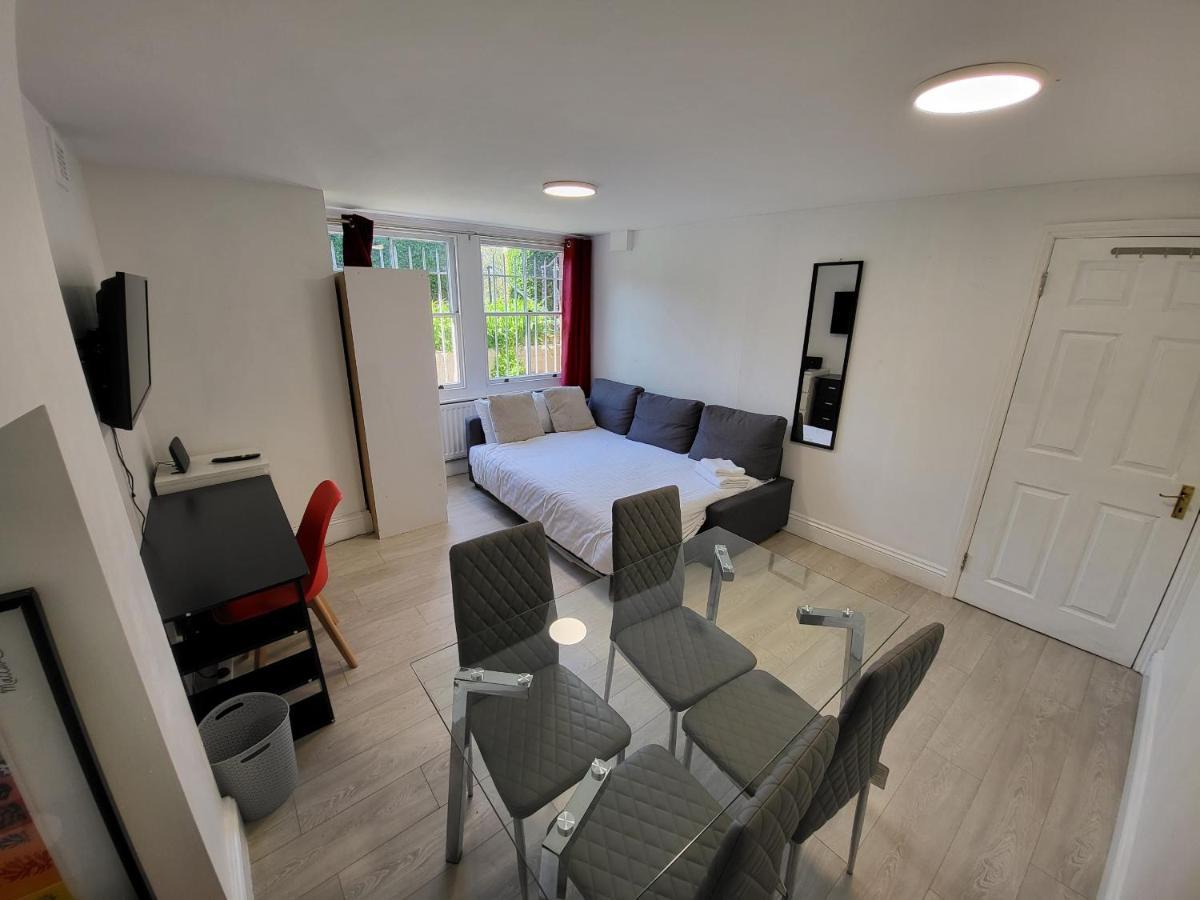 Cosy Apartment By Clapham South Underground! Londen Buitenkant foto