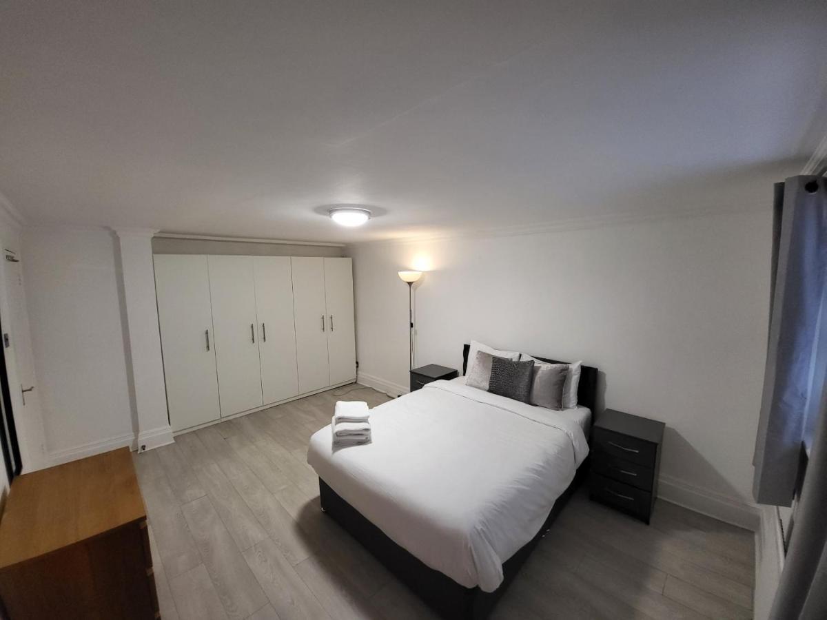 Cosy Apartment By Clapham South Underground! Londen Buitenkant foto