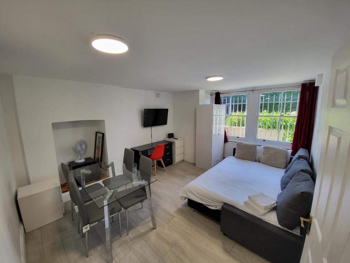 Cosy Apartment By Clapham South Underground! Londen Buitenkant foto