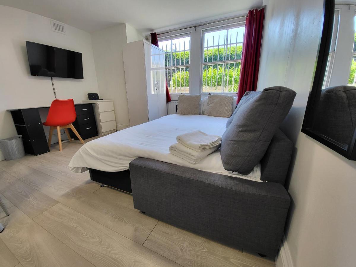 Cosy Apartment By Clapham South Underground! Londen Buitenkant foto
