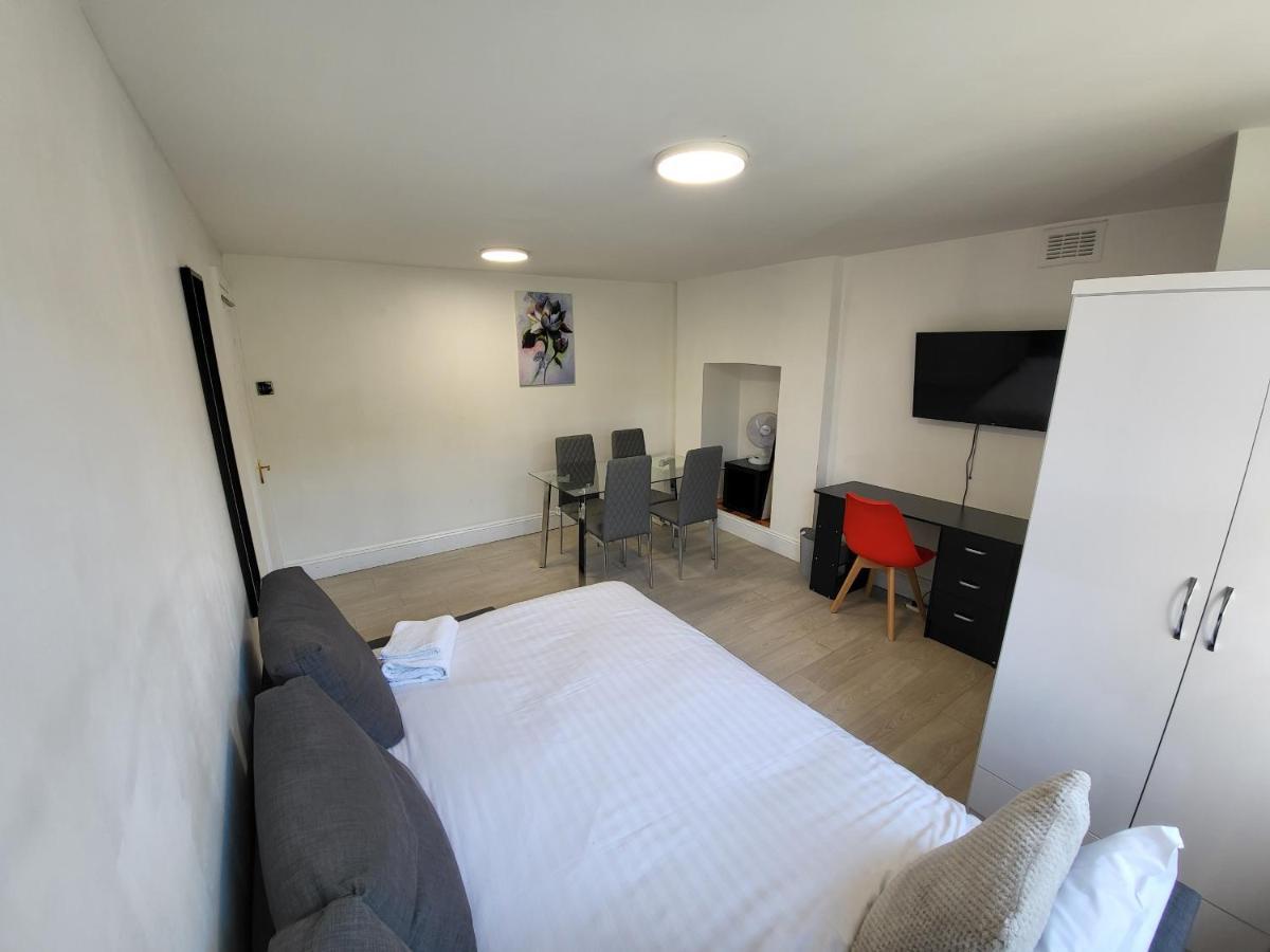 Cosy Apartment By Clapham South Underground! Londen Buitenkant foto