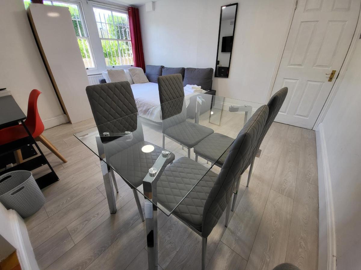 Cosy Apartment By Clapham South Underground! Londen Buitenkant foto
